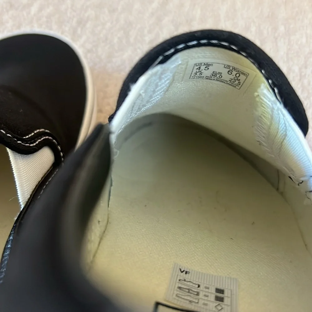 Vans Black and White Classic Slip-On Shoes - Size - Men’s 4.5 / Women’s 6.0 NWT - Picture 4 of 14